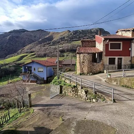 La Casa Blanca Nyaraló Gamonedo de Cangas